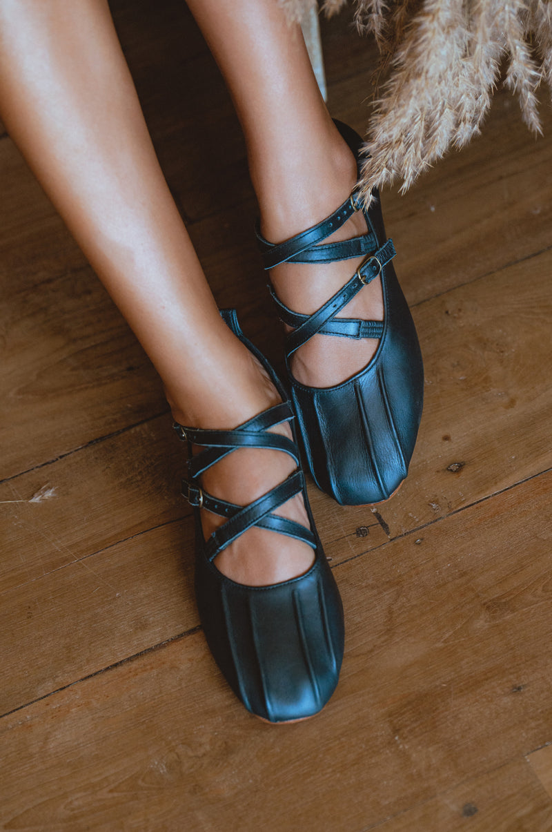 Criss cross flats sales