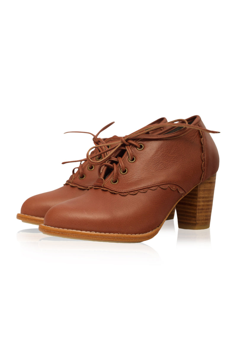 Vintage style heels shop