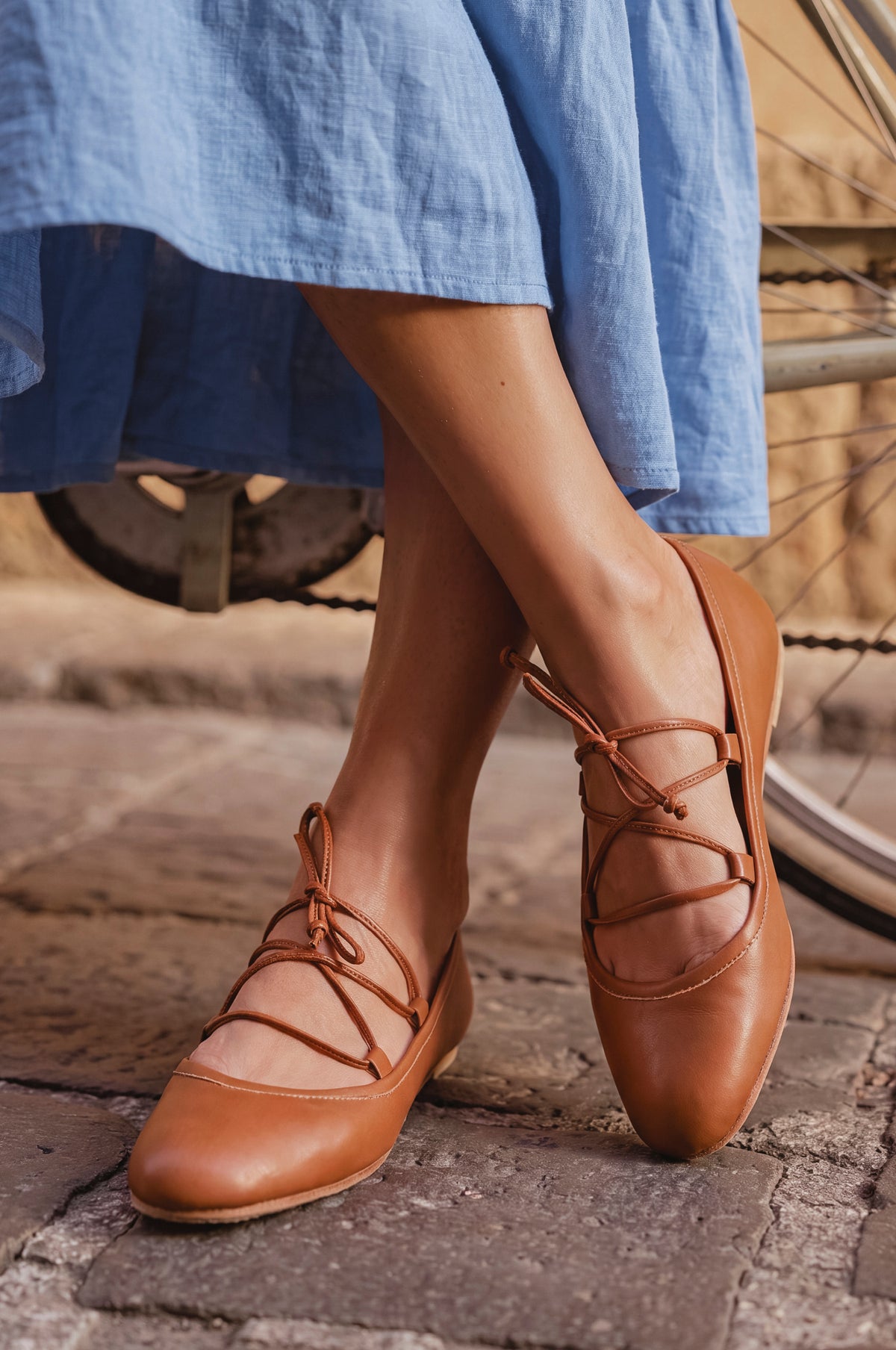 Ballerine Lace-Up Leather Flats