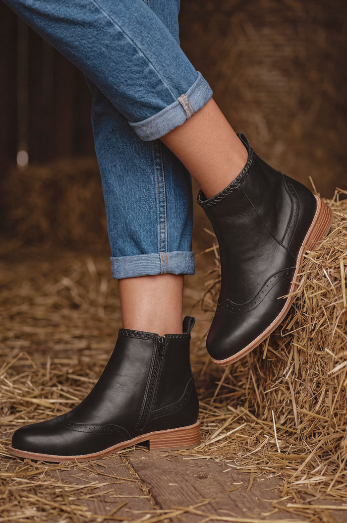 Heritage Brogue Chelsea Leather Boots