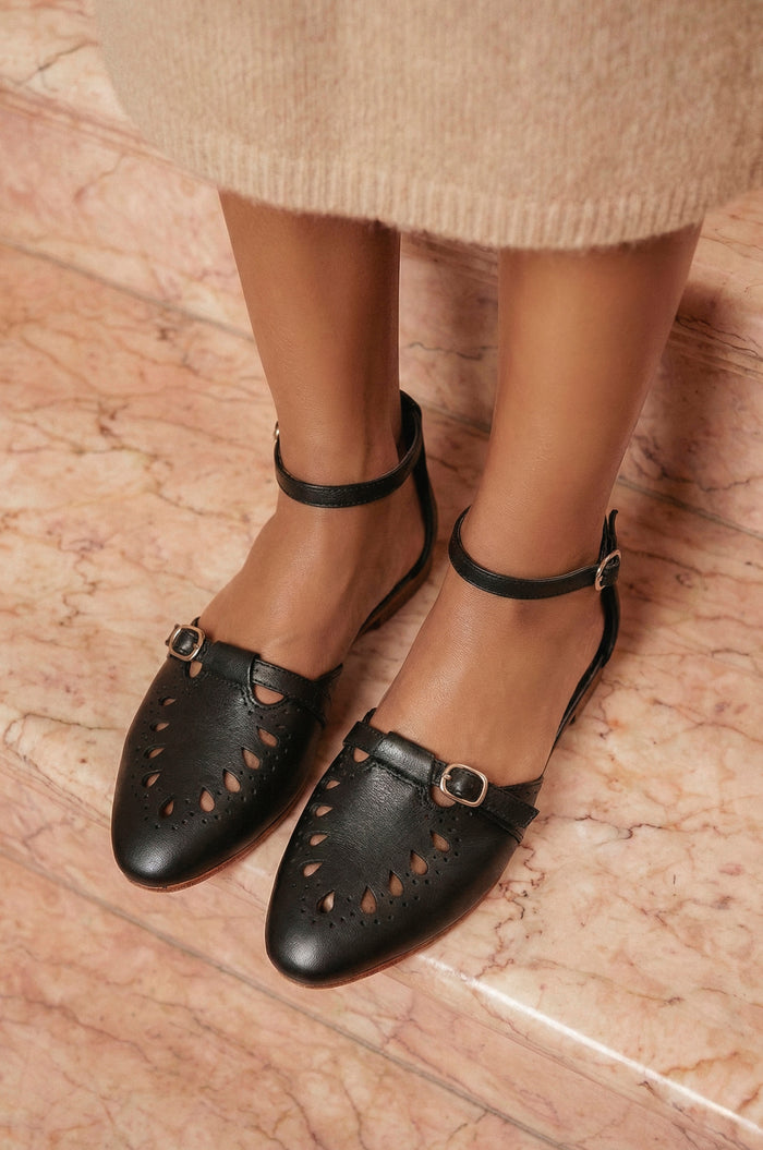 Lycette Pointed Toe Leather Flats