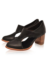 Rain Kiss Leather Heel Booties (Sz. 11)