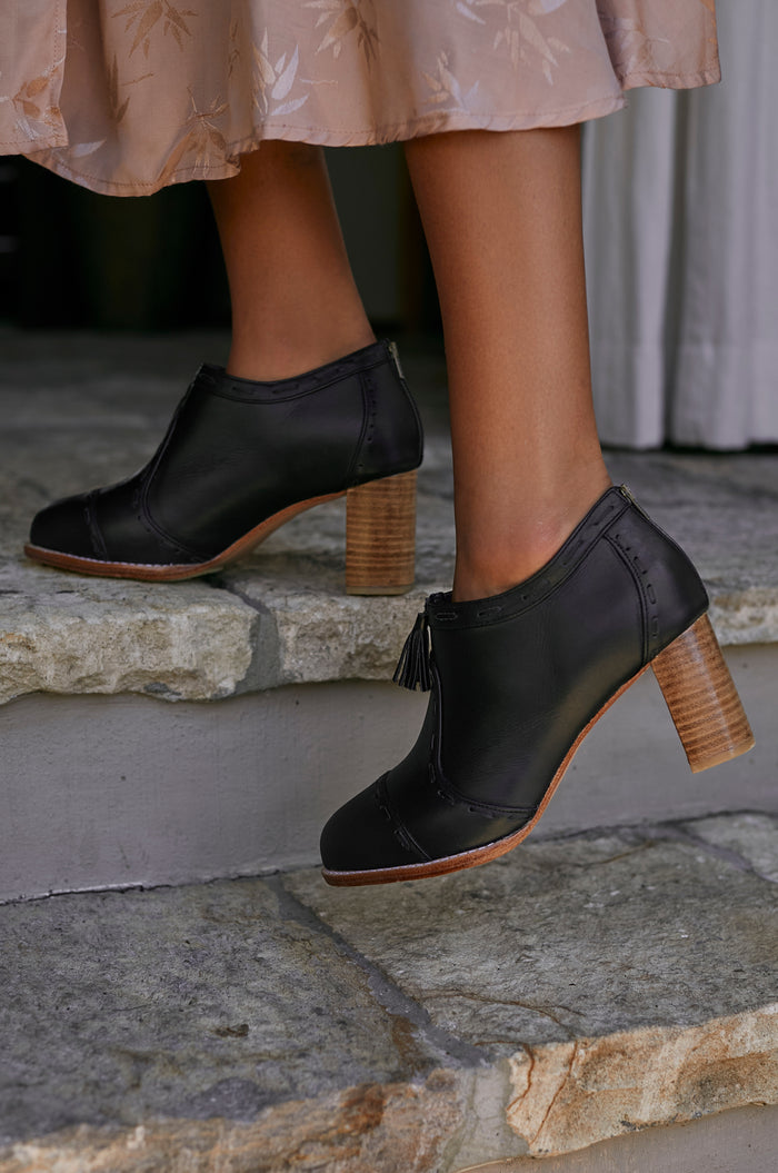 Sensational Leather Booties (Sz. 7)
