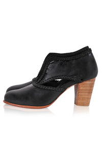 Spirit Walker Booties (Sz. 5 & 10)