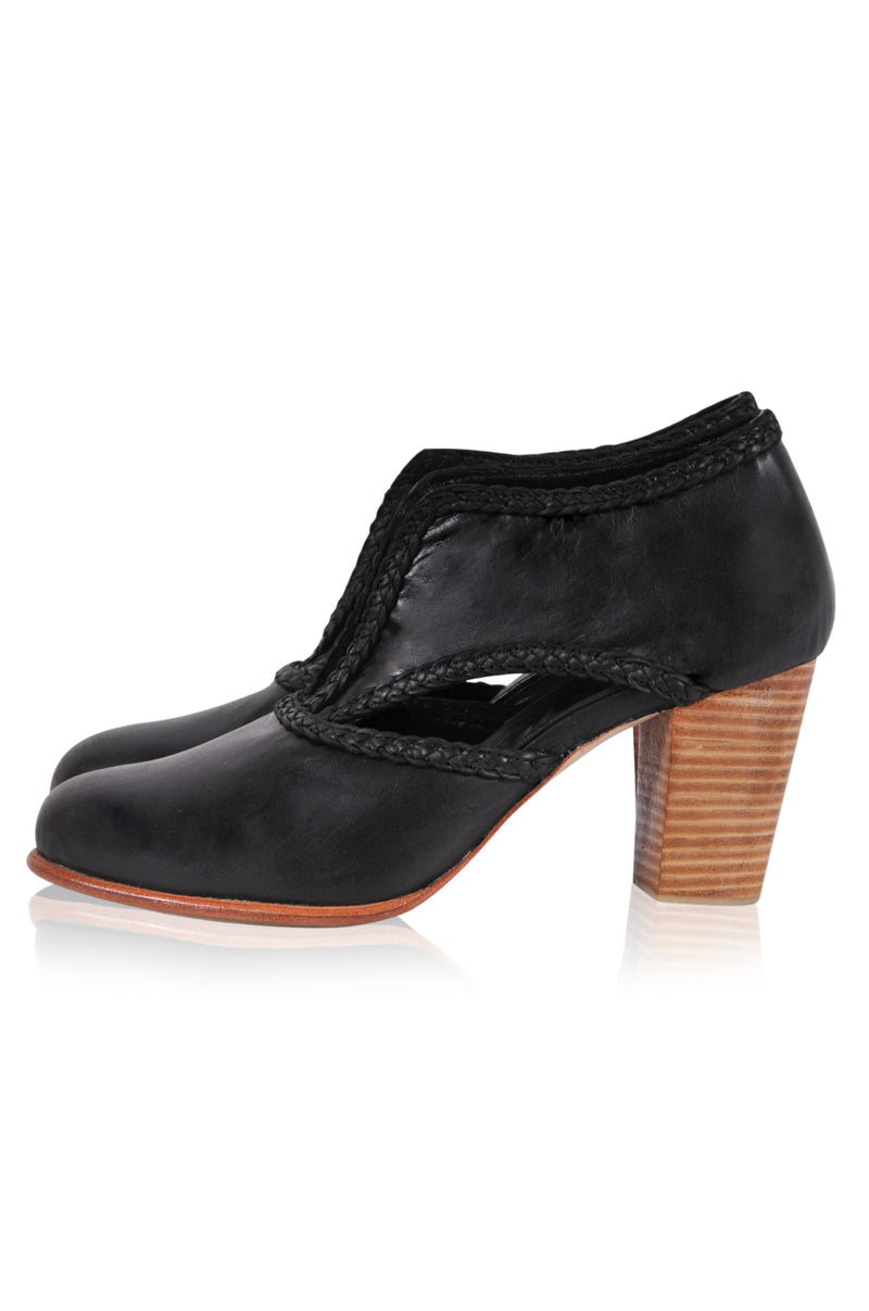 Spirit Walker Booties (Sz. 5 & 10)