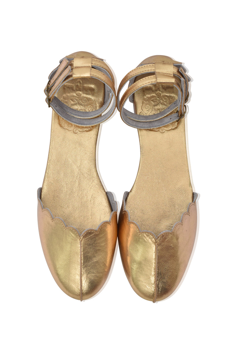 Venus Leather Flats (Sz. 4)