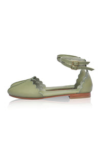 Venus Leather Flats (Sz. 9.5)