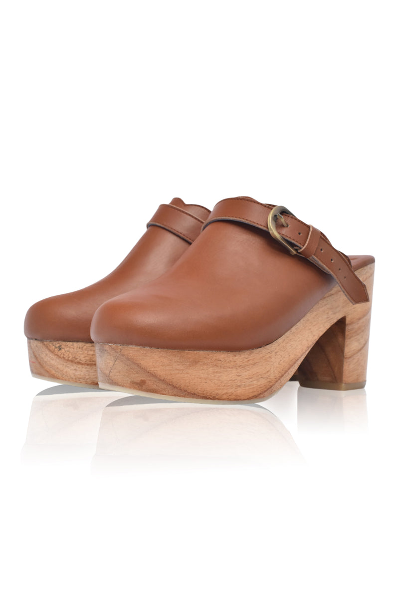 Sierra Convertible Leather Clogs (Sz. 11)