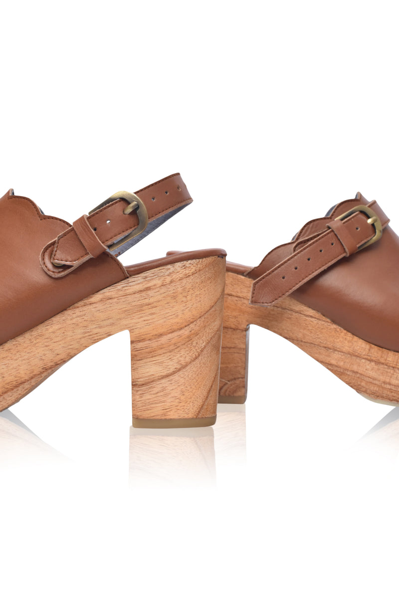 Sierra Leather Clogs